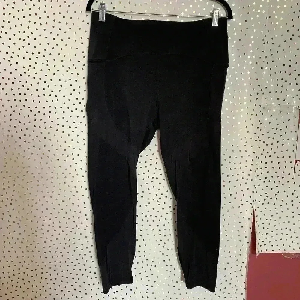 Lululemon Uncovered Strength HR Crop